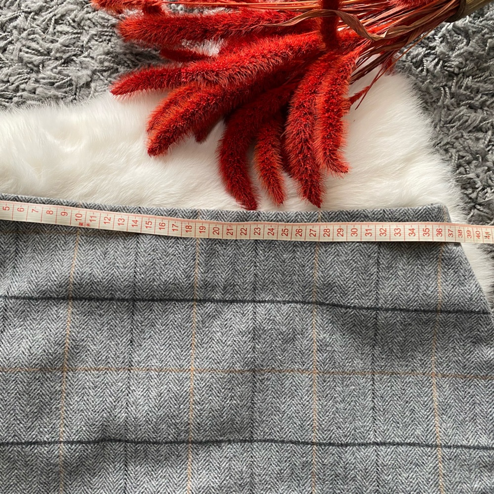 Uniqlo WOOL BLEND MINI SKIRT - Picture 7 of 9